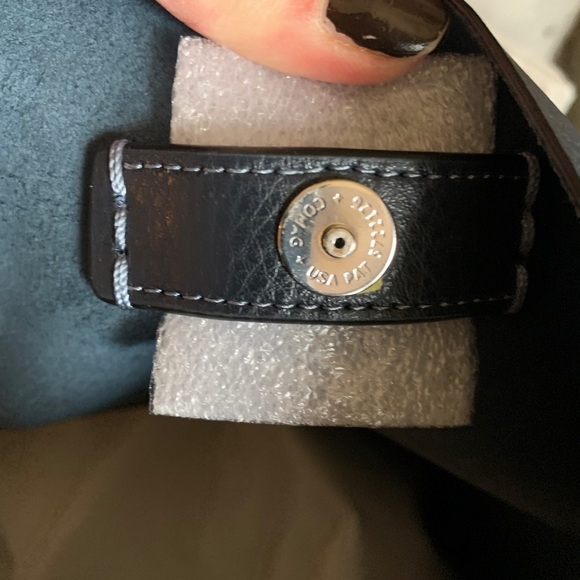 SOLD⛔️Authentic Coach pebbled Leather and suede logo snap tote - Picture 5 of 14